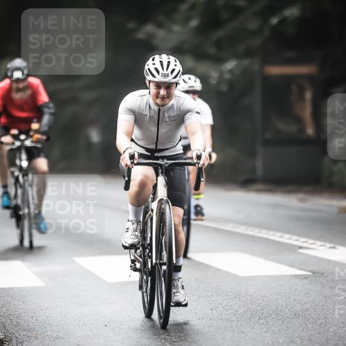 13.09.2026 - Stadtparktriathlon H.Heesch http://msf.ph/oto/10274672 13.09.2026 10:30:19 Radfahren 268, 276, 294, 299, 303, 464 meine-sportfotos.de