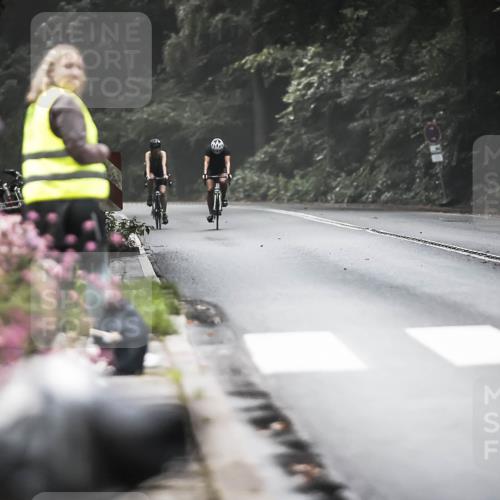 13.09.2026 - Stadtparktriathlon H.Heesch http://msf.ph/oto/10274700 13.09.2026 10:30:26 Radfahren 276, 303, 464 meine-sportfotos.de