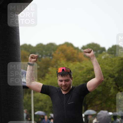 13.09.2026 - Stadtparktriathlon Patografie http://msf.ph/oto/10274717 13.09.2026 13:03:37 Ziel 960, 1054 meine-sportfotos.de