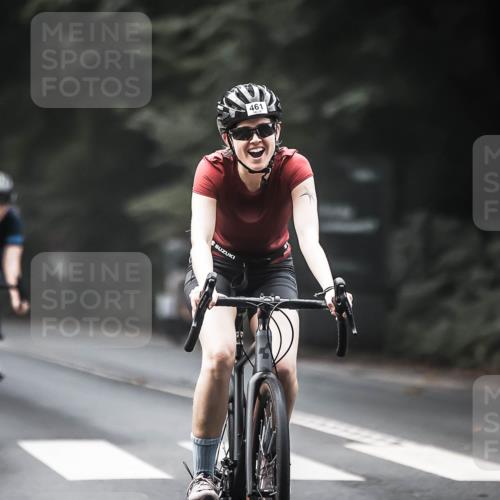 13.09.2026 - Stadtparktriathlon H.Heesch http://msf.ph/oto/10274759 13.09.2026 10:30:44 Radfahren 324, 461 meine-sportfotos.de