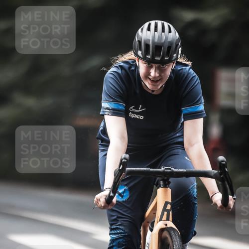 13.09.2026 - Stadtparktriathlon H.Heesch http://msf.ph/oto/10274782 13.09.2026 10:30:46 Radfahren 324, 331, 461 meine-sportfotos.de