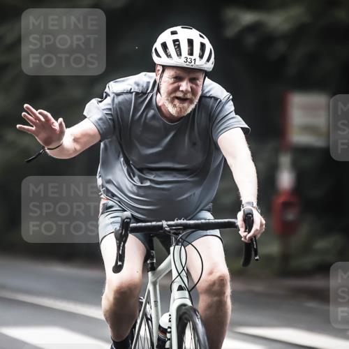 13.09.2026 - Stadtparktriathlon H.Heesch http://msf.ph/oto/10274792 13.09.2026 10:30:51 Radfahren 324, 331, 357, 422, 428, 457 meine-sportfotos.de