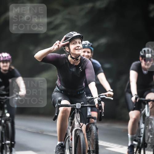 13.09.2026 - Stadtparktriathlon H.Heesch http://msf.ph/oto/10274822 13.09.2026 10:30:56 Radfahren 307, 331, 357, 422, 428, 457 meine-sportfotos.de