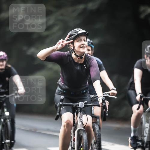 13.09.2026 - Stadtparktriathlon H.Heesch http://msf.ph/oto/10274825 13.09.2026 10:30:56 Radfahren 307, 331, 357, 422, 428, 457 meine-sportfotos.de