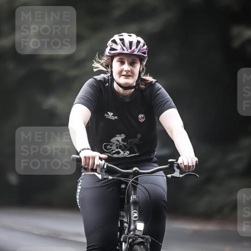 13.09.2026 - Stadtparktriathlon H.Heesch http://msf.ph/oto/10274844 13.09.2026 10:30:58 Radfahren 307, 357, 422, 428, 457 meine-sportfotos.de
