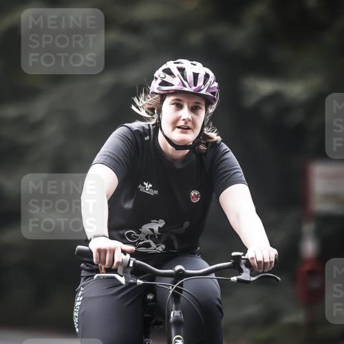 13.09.2026 - Stadtparktriathlon H.Heesch http://msf.ph/oto/10274850 13.09.2026 10:30:58 Radfahren 307, 357, 422, 428, 457 meine-sportfotos.de
