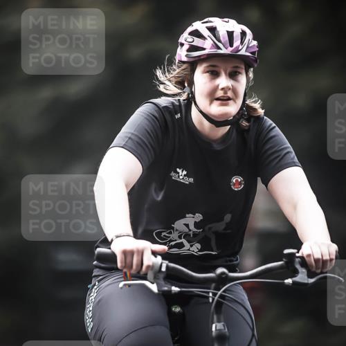 13.09.2026 - Stadtparktriathlon H.Heesch http://msf.ph/oto/10274855 13.09.2026 10:30:58 Radfahren 307, 357, 422, 428, 457 meine-sportfotos.de