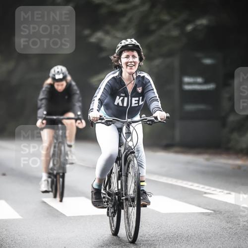 13.09.2026 - Stadtparktriathlon H.Heesch http://msf.ph/oto/10274857 13.09.2026 10:31:12 Radfahren 252, 296, 326 meine-sportfotos.de