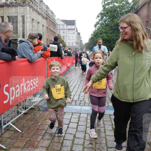 13.09.2026 - Kiel Lauf Yannick Fuchs http://msf.ph/oto/10274858 13.09.2026 08:37:12 Ziel 82, 873, 910, 1055, 1283, 2229, 2552, 3815, 4018, 4705, 5288, 5617, 6440, 6817, 7146, 7176, 7838, 8184, 8243, 8258, 8612, 8650, 8907, 9233, 9303, 9422, 9586, 10221, 10714, 11206, 11236, 11563, 11800, 11806, 581, 1031, 1128, 1470, 1808, 2464, 2552, 2581, 3088, 3098, 3495, 3651, 3809, 3887, 4697, 5096, 5275, 5667, 6145, 6259, 6357, 6479, 6813, 6817, 6936, 6983, 7059, 7153, 7633, 7784, 7838, 8070, 8211, 8243, 8471, 8650, 8653, 8662, 8771, 8995, 9028, 9251, 9591, 9762, 9958 meine-sportfotos.de