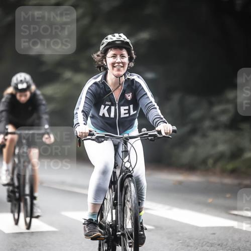 13.09.2026 - Stadtparktriathlon H.Heesch http://msf.ph/oto/10274865 13.09.2026 10:31:12 Radfahren 252, 296, 326 meine-sportfotos.de
