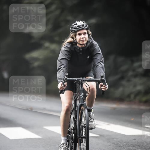 13.09.2026 - Stadtparktriathlon H.Heesch http://msf.ph/oto/10274871 13.09.2026 10:31:13 Radfahren 252, 296, 326 meine-sportfotos.de