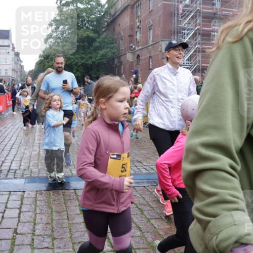 13.09.2026 - Kiel Lauf Yannick Fuchs http://msf.ph/oto/10274872 13.09.2026 08:37:13 Ziel 82, 873, 910, 1055, 1283, 2229, 3815, 4018, 4705, 5288, 5617, 6272, 6440, 7146, 7176, 8184, 8258, 8612, 8907, 9233, 9303, 9422, 9586, 10221, 10714, 10800, 11206, 11236, 11487, 11563, 11800, 11806, 581, 1031, 1128, 1470, 1808, 2464, 2552, 2581, 3088, 3098, 3495, 3651, 3809, 3887, 4697, 5096, 5275, 5667, 6145, 6259, 6357, 6479, 6813, 6817, 6936, 6983, 7059, 7153, 7633, 7784, 7838, 8070, 8211, 8243, 8471, 8650, 8653, 8662, 8771, 8995, 9028, 9233, 9251, 9591, 9762, 9958, 11563 meine-sportfotos.de