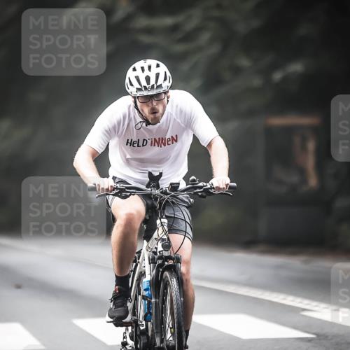 13.09.2026 - Stadtparktriathlon H.Heesch http://msf.ph/oto/10274888 13.09.2026 10:31:15 Radfahren 252, 296, 326 meine-sportfotos.de