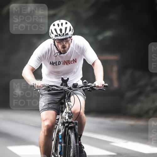 13.09.2026 - Stadtparktriathlon H.Heesch http://msf.ph/oto/10274894 13.09.2026 10:31:15 Radfahren 252, 296, 326 meine-sportfotos.de