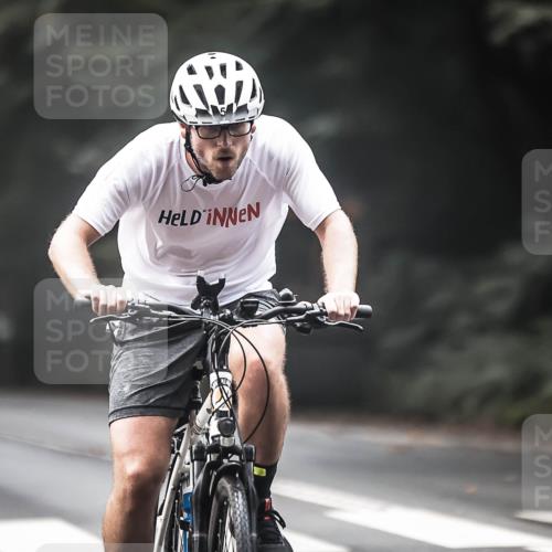 13.09.2026 - Stadtparktriathlon H.Heesch http://msf.ph/oto/10274898 13.09.2026 10:31:16 Radfahren 252, 296, 326 meine-sportfotos.de