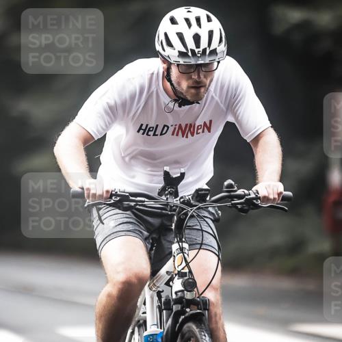 13.09.2026 - Stadtparktriathlon H.Heesch http://msf.ph/oto/10274902 13.09.2026 10:31:16 Radfahren 252, 296, 326 meine-sportfotos.de