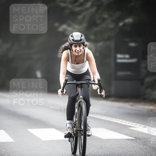 13.09.2026 - Stadtparktriathlon H.Heesch http://msf.ph/oto/10274912 13.09.2026 10:31:26 Radfahren 246, 319 meine-sportfotos.de