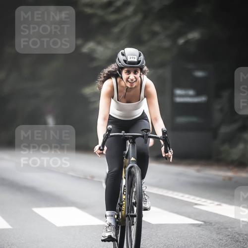 13.09.2026 - Stadtparktriathlon H.Heesch http://msf.ph/oto/10274914 13.09.2026 10:31:26 Radfahren 246, 319 meine-sportfotos.de