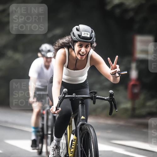 13.09.2026 - Stadtparktriathlon H.Heesch http://msf.ph/oto/10274922 13.09.2026 10:31:26 Radfahren 246, 319 meine-sportfotos.de