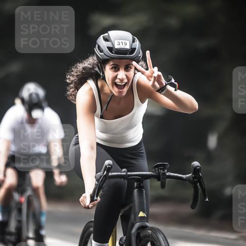 13.09.2026 - Stadtparktriathlon H.Heesch http://msf.ph/oto/10274927 13.09.2026 10:31:26 Radfahren 246, 319 meine-sportfotos.de