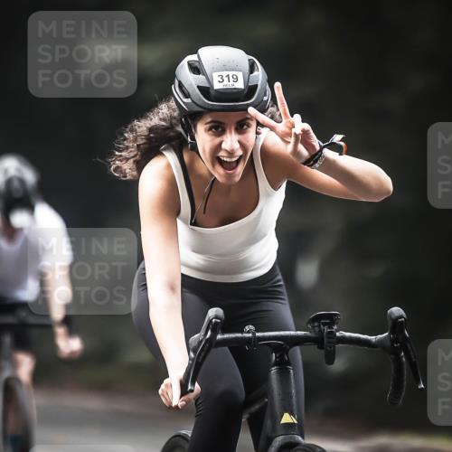 13.09.2026 - Stadtparktriathlon H.Heesch http://msf.ph/oto/10274931 13.09.2026 10:31:27 Radfahren 246, 319 meine-sportfotos.de