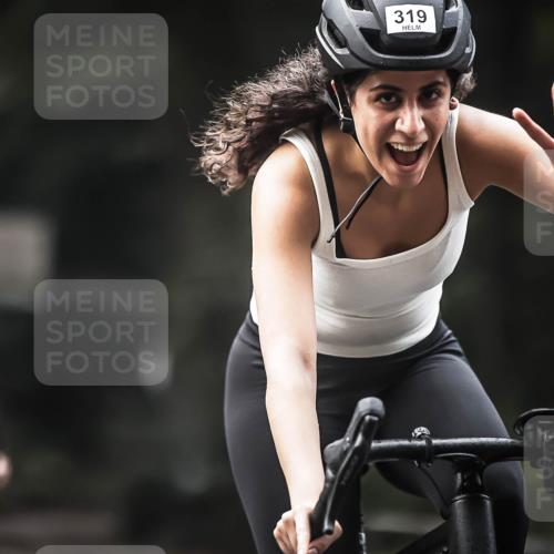 13.09.2026 - Stadtparktriathlon H.Heesch http://msf.ph/oto/10274935 13.09.2026 10:31:27 Radfahren 246, 319 meine-sportfotos.de