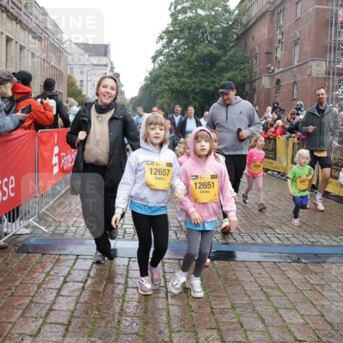 13.09.2026 - Kiel Lauf Yannick Fuchs http://msf.ph/oto/10274948 13.09.2026 08:37:17 Ziel 82, 751, 1055, 1283, 2229, 2567, 3252, 4018, 4705, 5288, 5617, 5722, 6272, 6358, 7146, 7176, 7183, 7184, 8184, 8258, 8612, 8907, 9303, 9422, 9586, 10221, 10714, 10800, 11236, 11487, 11806, 82, 581, 873, 910, 1031, 1128, 1283, 1470, 1808, 2552, 2581, 3098, 3495, 3809, 3815, 3887, 4697, 5096, 5275, 5667, 6145, 6259, 6357, 6440, 6479, 6813, 6817, 6936, 7153, 7633, 7784, 7838, 8070, 8184, 8211, 8243, 8471, 8650, 8653, 8662, 8771, 9028, 9233, 9591, 9762, 9958, 11206, 11563 meine-sportfotos.de