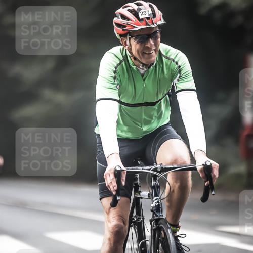 13.09.2026 - Stadtparktriathlon H.Heesch http://msf.ph/oto/10274958 13.09.2026 10:31:34 Radfahren 256, 297, 401, 442 meine-sportfotos.de
