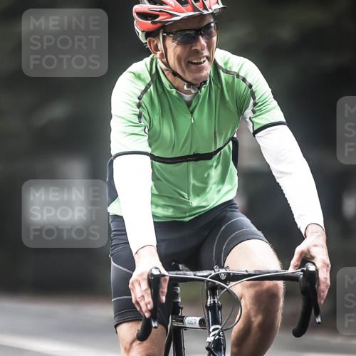13.09.2026 - Stadtparktriathlon H.Heesch http://msf.ph/oto/10274964 13.09.2026 10:31:35 Radfahren 256, 297, 401, 442 meine-sportfotos.de