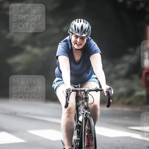 13.09.2026 - Stadtparktriathlon H.Heesch http://msf.ph/oto/10274968 13.09.2026 10:31:36 Radfahren 256, 297, 401, 442 meine-sportfotos.de