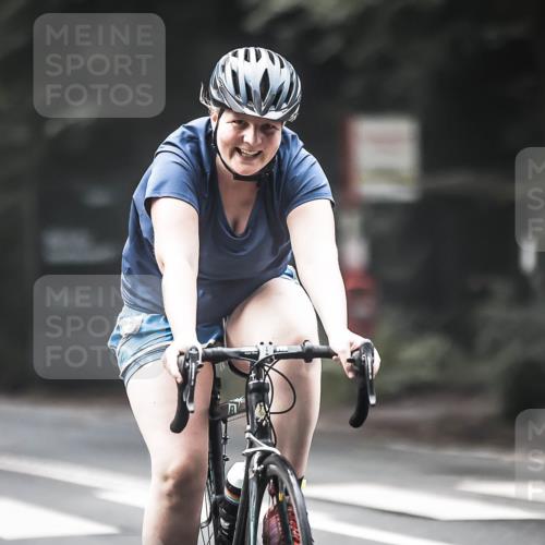 13.09.2026 - Stadtparktriathlon H.Heesch http://msf.ph/oto/10274975 13.09.2026 10:31:36 Radfahren 256, 297, 401, 442 meine-sportfotos.de