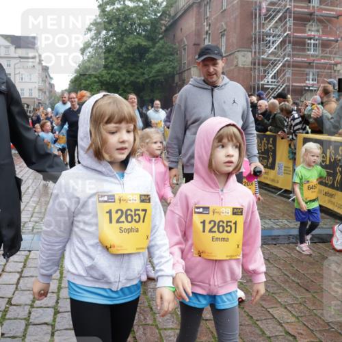 13.09.2026 - Kiel Lauf Yannick Fuchs http://msf.ph/oto/10274978 13.09.2026 08:37:18 Ziel 751, 1055, 2229, 2567, 3252, 4018, 4705, 5288, 5617, 5722, 6272, 6358, 7146, 7176, 7183, 7184, 8258, 8612, 8907, 9303, 9422, 9586, 10221, 10714, 10800, 11236, 11487, 11806, 12469, 82, 581, 873, 910, 1031, 1128, 1283, 1470, 1808, 2552, 2581, 3098, 3495, 3809, 3815, 3887, 4697, 5096, 5275, 5288, 5667, 6145, 6259, 6357, 6440, 6479, 6813, 6817, 6936, 7153, 7633, 7784, 7838, 8070, 8184, 8211, 8243, 8471, 8650, 8653, 8662, 8771, 9028, 9233, 9586, 9591, 9762, 9958, 11206, 11563 meine-sportfotos.de