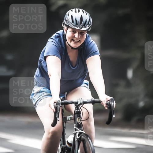 13.09.2026 - Stadtparktriathlon H.Heesch http://msf.ph/oto/10274979 13.09.2026 10:31:36 Radfahren 256, 297, 401, 442 meine-sportfotos.de