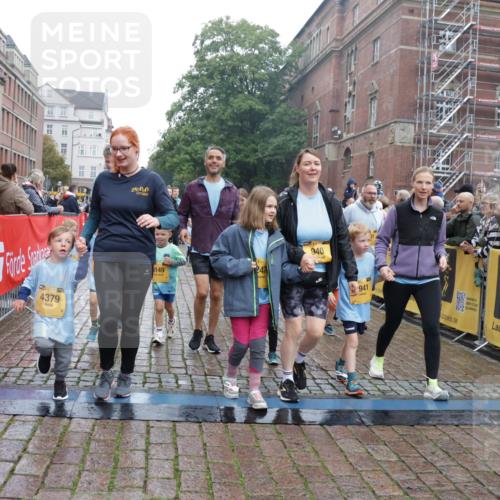 13.09.2026 - Kiel Lauf Yannick Fuchs http://msf.ph/oto/10274984 13.09.2026 08:37:20 Ziel 751, 781, 1055, 1233, 2025, 2229, 2567, 3252, 4018, 4705, 5617, 5722, 6272, 6358, 7146, 7176, 7183, 7184, 8258, 8612, 8907, 9303, 9422, 10221, 10714, 10800, 11236, 11487, 11806, 12469, 82, 581, 873, 910, 1031, 1128, 1283, 1470, 2552, 2581, 3495, 3809, 3815, 3887, 4697, 5096, 5275, 5288, 5617, 5667, 6145, 6259, 6357, 6440, 6479, 6813, 6817, 6936, 7176, 7633, 7784, 7838, 8070, 8184, 8211, 8243, 8471, 8650, 8653, 8662, 9028, 9233, 9586, 9591, 9762, 9958, 11206, 11563, 11806 meine-sportfotos.de