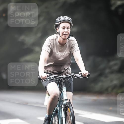 13.09.2026 - Stadtparktriathlon H.Heesch http://msf.ph/oto/10274985 13.09.2026 10:31:39 Radfahren 256, 297, 401, 442 meine-sportfotos.de