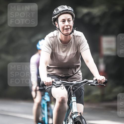 13.09.2026 - Stadtparktriathlon H.Heesch http://msf.ph/oto/10274992 13.09.2026 10:31:40 Radfahren 256, 297, 302, 362, 401, 442 meine-sportfotos.de
