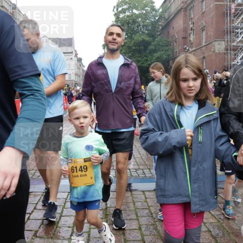 13.09.2026 - Kiel Lauf Yannick Fuchs http://msf.ph/oto/10275010 13.09.2026 08:37:22 Ziel 751, 781, 1055, 1233, 2025, 2229, 2567, 3252, 4018, 4705, 5722, 6272, 6358, 7146, 7183, 7184, 8258, 8612, 8907, 10221, 10714, 10800, 11236, 11487, 12469, 82, 581, 873, 910, 1031, 1128, 1283, 1470, 2552, 2581, 3495, 3815, 4697, 5096, 5275, 5288, 5617, 5667, 6145, 6259, 6357, 6440, 6813, 6817, 6936, 7146, 7176, 7633, 7784, 7838, 8070, 8184, 8211, 8243, 8471, 8650, 8653, 8662, 9028, 9233, 9303, 9422, 9586, 9762, 11206, 11563, 11806, 1470 meine-sportfotos.de