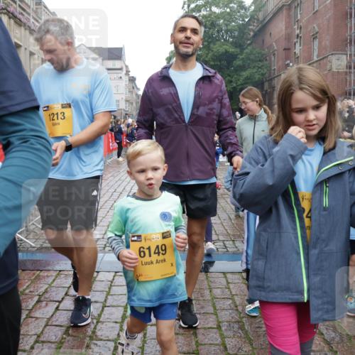 13.09.2026 - Kiel Lauf Yannick Fuchs http://msf.ph/oto/10275015 13.09.2026 08:37:22 Ziel 751, 781, 1055, 1233, 2025, 2229, 2567, 3252, 4018, 4705, 5722, 6272, 6358, 7146, 7183, 7184, 8258, 8612, 8907, 10221, 10714, 10800, 11236, 11487, 12469, 82, 581, 873, 910, 1031, 1128, 1283, 1470, 2552, 2581, 3495, 3815, 4697, 5096, 5275, 5288, 5617, 5667, 6145, 6259, 6357, 6440, 6813, 6817, 6936, 7146, 7176, 7633, 7784, 7838, 8070, 8184, 8211, 8243, 8471, 8650, 8653, 8662, 9028, 9233, 9303, 9422, 9586, 9762, 11206, 11563, 11806, 1470 meine-sportfotos.de