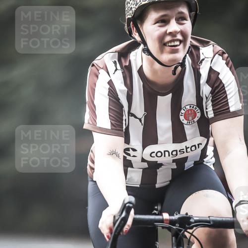 13.09.2026 - Stadtparktriathlon H.Heesch http://msf.ph/oto/10275027 13.09.2026 10:31:46 Radfahren 302, 332, 362, 442 meine-sportfotos.de