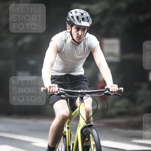 13.09.2026 - Stadtparktriathlon H.Heesch http://msf.ph/oto/10275034 13.09.2026 10:31:52 Radfahren 302, 332, 362, 366, 407 meine-sportfotos.de