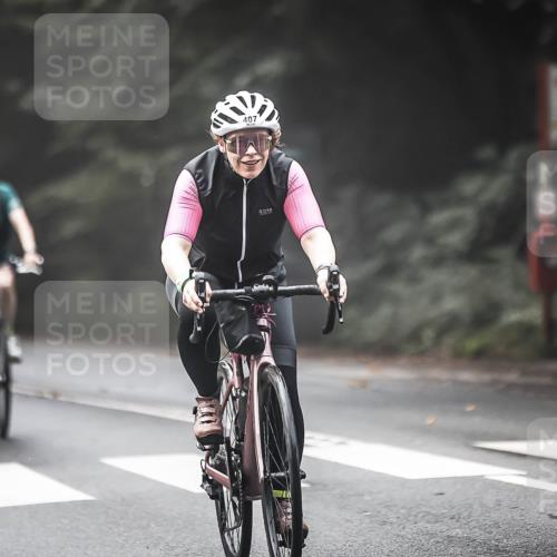 13.09.2026 - Stadtparktriathlon H.Heesch http://msf.ph/oto/10275046 13.09.2026 10:31:55 Radfahren 332, 366, 407 meine-sportfotos.de