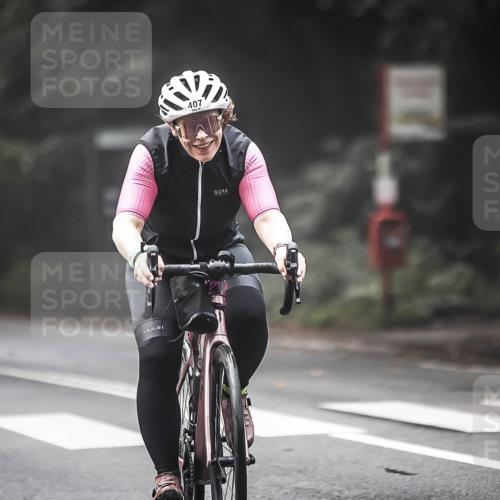 13.09.2026 - Stadtparktriathlon H.Heesch http://msf.ph/oto/10275051 13.09.2026 10:31:55 Radfahren 332, 366, 407 meine-sportfotos.de