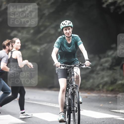 13.09.2026 - Stadtparktriathlon H.Heesch http://msf.ph/oto/10275061 13.09.2026 10:31:57 Radfahren 332, 366, 407 meine-sportfotos.de
