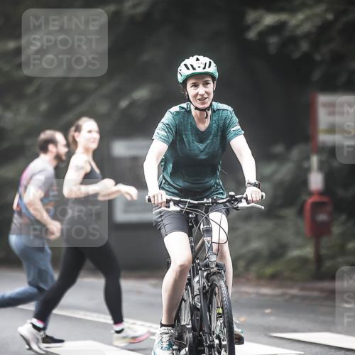 13.09.2026 - Stadtparktriathlon H.Heesch http://msf.ph/oto/10275067 13.09.2026 10:31:57 Radfahren 332, 366, 407 meine-sportfotos.de