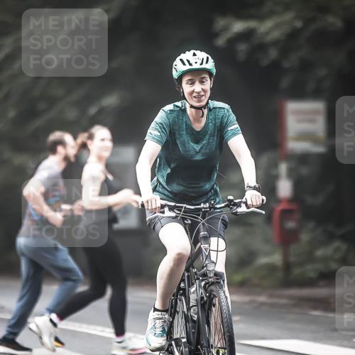 13.09.2026 - Stadtparktriathlon H.Heesch http://msf.ph/oto/10275071 13.09.2026 10:31:57 Radfahren 332, 366, 407 meine-sportfotos.de