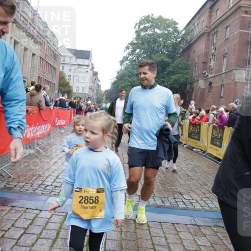 13.09.2026 - Kiel Lauf Yannick Fuchs http://msf.ph/oto/10275080 13.09.2026 08:37:28 Ziel 52, 751, 781, 1233, 2025, 2036, 2567, 3071, 3252, 3262, 5722, 6272, 6358, 6457, 6624, 7183, 7184, 9941, 10800, 11487, 12066, 12469, 12470, 12651, 12657, 12838, 82, 581, 873, 910, 1055, 1283, 2229, 2552, 3495, 3815, 4018, 4705, 5096, 5275, 5288, 5617, 6259, 6272, 6440, 6817, 6936, 7146, 7176, 7784, 7838, 8070, 8184, 8211, 8243, 8258, 8471, 8612, 8650, 8653, 8907, 9028, 9233, 9303, 9422, 9586, 9762, 10221, 10714, 10800, 11206, 11236, 11487, 11563, 11806, 1470 meine-sportfotos.de