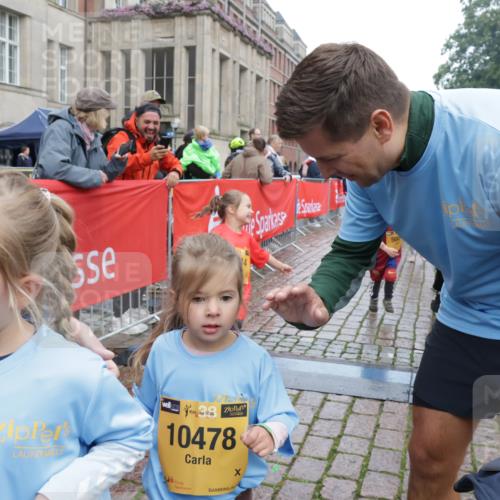13.09.2026 - Kiel Lauf Yannick Fuchs http://msf.ph/oto/10275098 13.09.2026 08:37:29 Ziel 52, 751, 781, 1212, 1221, 1233, 2025, 2036, 2567, 3071, 3252, 3262, 3521, 5290, 5722, 6358, 6457, 6624, 7183, 7184, 9941, 12066, 12469, 12470, 12651, 12657, 12838, 82, 581, 873, 910, 1055, 1283, 2229, 2552, 3495, 3815, 4018, 4705, 5096, 5275, 5288, 5617, 5722, 6259, 6272, 6440, 6817, 6936, 7146, 7176, 7784, 7838, 8070, 8184, 8211, 8243, 8258, 8471, 8612, 8650, 8653, 8907, 9028, 9233, 9303, 9422, 9586, 9762, 10221, 10714, 10800, 11206, 11236, 11487, 11563, 11806, 1470 meine-sportfotos.de