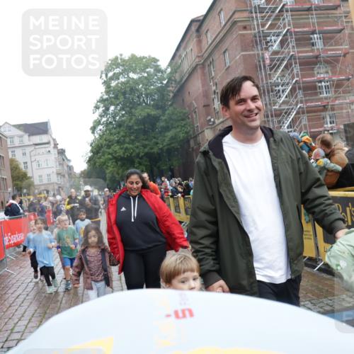 13.09.2026 - Kiel Lauf Yannick Fuchs http://msf.ph/oto/10275106 13.09.2026 08:37:32 Ziel 52, 781, 1212, 1221, 1233, 2025, 2036, 3071, 3262, 3521, 4379, 5186, 5290, 6457, 6624, 9941, 12066, 12469, 12470, 12651, 12657, 12838, 82, 581, 751, 873, 910, 1055, 1283, 2229, 2552, 2567, 3252, 3495, 3815, 4018, 4705, 5096, 5275, 5288, 5617, 5722, 6259, 6272, 6358, 6440, 6817, 6936, 7146, 7176, 7183, 7184, 7838, 8070, 8184, 8211, 8243, 8258, 8471, 8612, 8650, 8653, 8907, 9028, 9233, 9303, 9422, 9586, 10221, 10714, 10800, 11206, 11236, 11487, 11563, 11806 meine-sportfotos.de