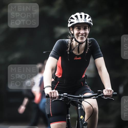 13.09.2026 - Stadtparktriathlon H.Heesch http://msf.ph/oto/10275107 13.09.2026 10:32:07 Radfahren 271, 371, 387 meine-sportfotos.de