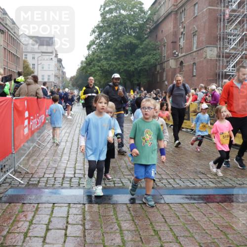 13.09.2026 - Kiel Lauf Yannick Fuchs http://msf.ph/oto/10275117 13.09.2026 08:37:34 Ziel 52, 781, 1212, 1221, 1233, 2025, 2036, 2858, 3071, 3262, 3521, 4379, 5186, 5290, 6149, 6457, 6458, 6624, 9941, 12066, 12470, 12651, 12657, 12838, 82, 751, 781, 873, 910, 1055, 1233, 1283, 2025, 2229, 2552, 2567, 3252, 3495, 3815, 4018, 4705, 5096, 5275, 5288, 5617, 5722, 6259, 6272, 6358, 6440, 6817, 7146, 7176, 7183, 7184, 7838, 8070, 8184, 8211, 8243, 8258, 8471, 8612, 8650, 8653, 8907, 9233, 9303, 9422, 9586, 10221, 10714, 10800, 11206, 11236, 11487, 11563, 11806, 12469 meine-sportfotos.de